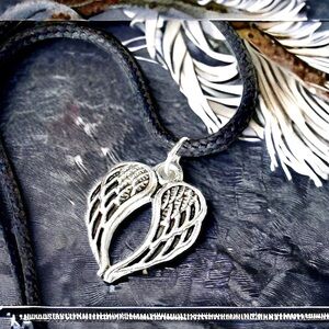5 For $25💫Silver Angel Wings Pendant Necklace